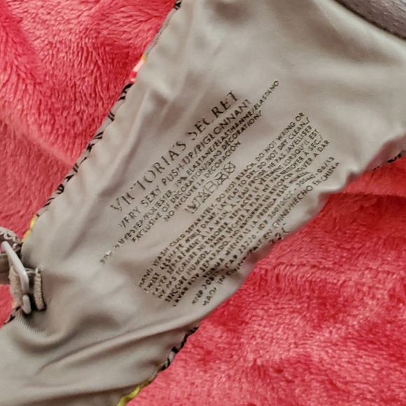 Victoria Secret Very Sexy Grey Floral Bra 32C - Picture 3 of 3